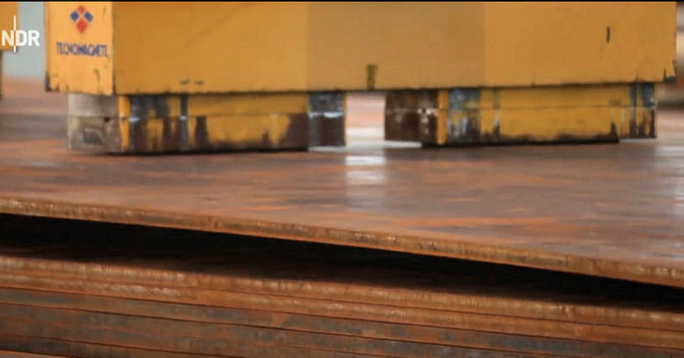 Traverse TM per la fabbricazione di gru marittime Liebherr